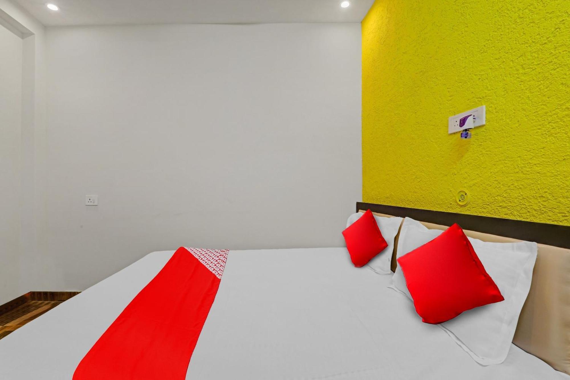 Hotel O R K Hotels ラクナウ エクステリア 写真